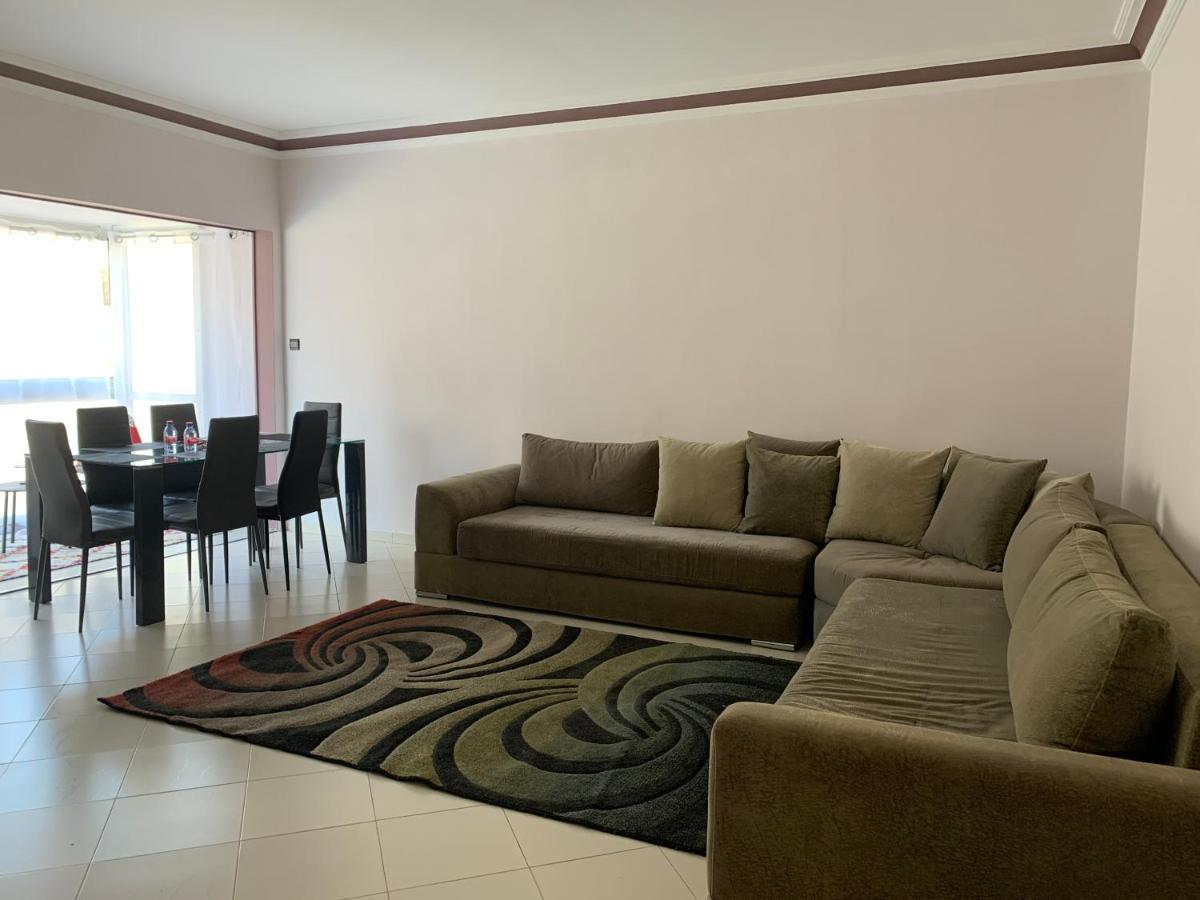Anfa 28 - 2 Bedrooms - Well Located Apartment - Large And Pleasant Casablanca Kültér fotó