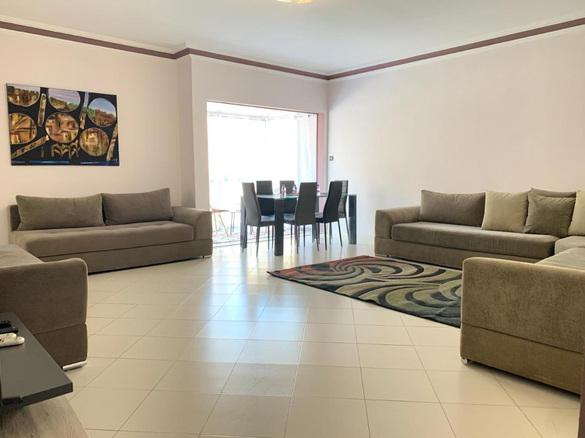 Anfa 28 - 2 Bedrooms - Well Located Apartment - Large And Pleasant Casablanca Kültér fotó