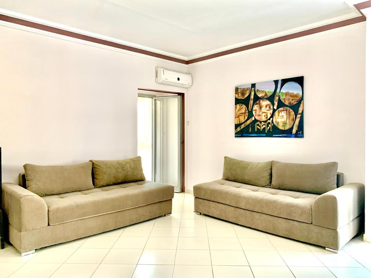 Anfa 28 - 2 Bedrooms - Well Located Apartment - Large And Pleasant Casablanca Kültér fotó
