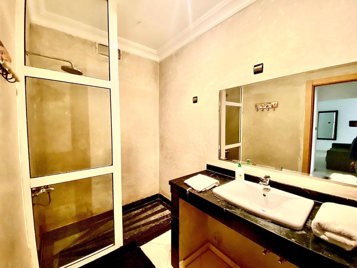 Anfa 28 - 2 Bedrooms - Well Located Apartment - Large And Pleasant Casablanca Kültér fotó