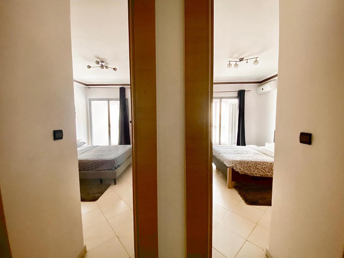 Anfa 28 - 2 Bedrooms - Well Located Apartment - Large And Pleasant Casablanca Kültér fotó